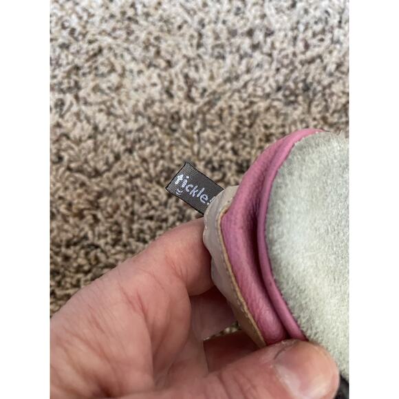 Tommy Tickle sz. 0-6 mo. soft baby shoes. Adorable - Picture 9 of 11